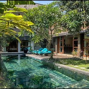 villa-amira-legian.ubudhotelsnow.com/